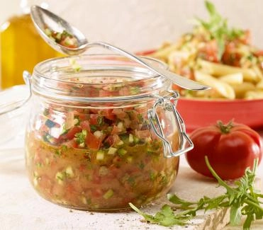 2016-07 rohe tomatensauce mit zucchetti